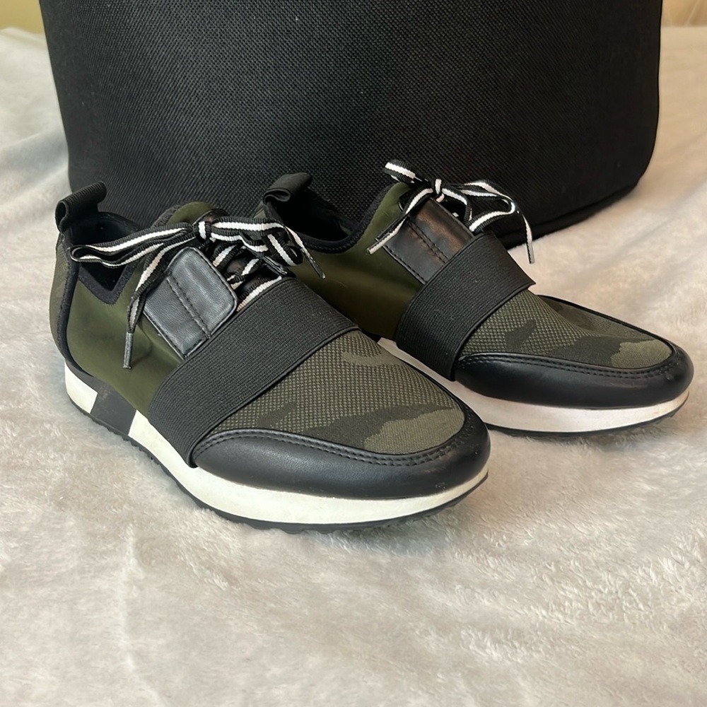 Camo colored, Steve Madden sneakers. Size 6.5M. Worn only a handful of times 😀